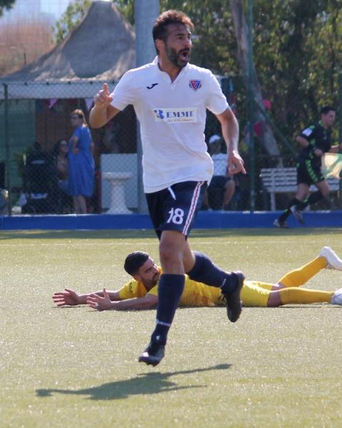 Alessio Figos, attaccante, Ferrini