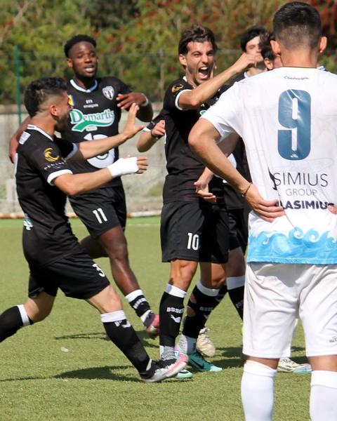 Mattia Gueli, centrocampista, Ossese