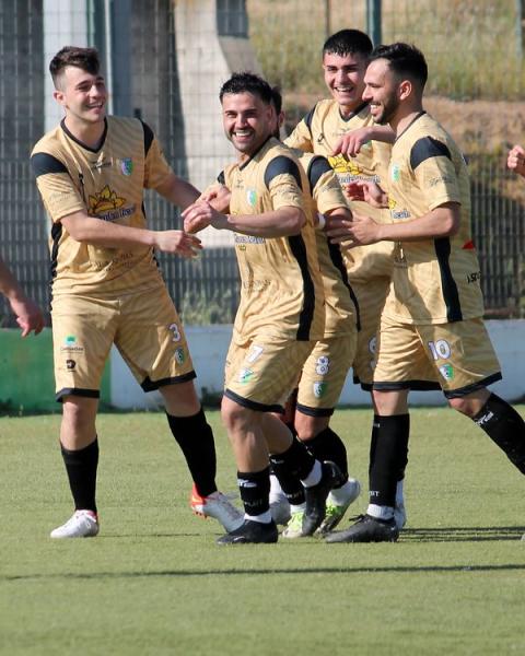 Matteo Sitzia, centrocampista, Castiadas