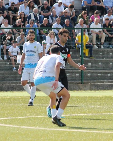 Mattia Gueli, centrocampista, Ossese