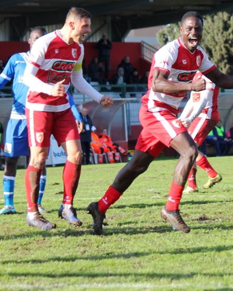 Joseph Tetteh, centrocampista, Tharros