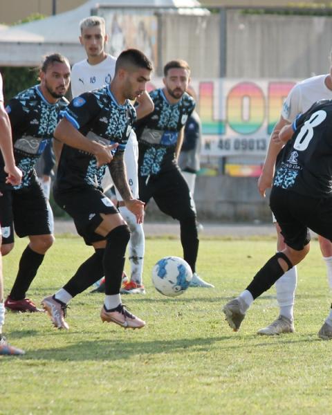 Nicola Serra, centrocampista, Budoni