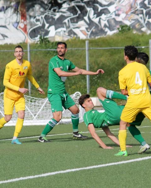 Michele Angiargia, difensore, Sant'Elena