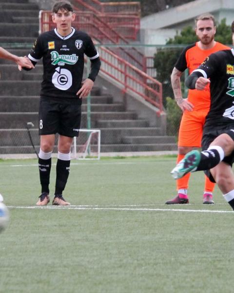 Mattia Gueli, centrocampista, Ossese