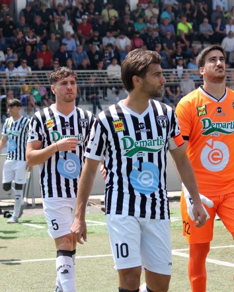 Mattia Gueli, centrocampista, Ossese