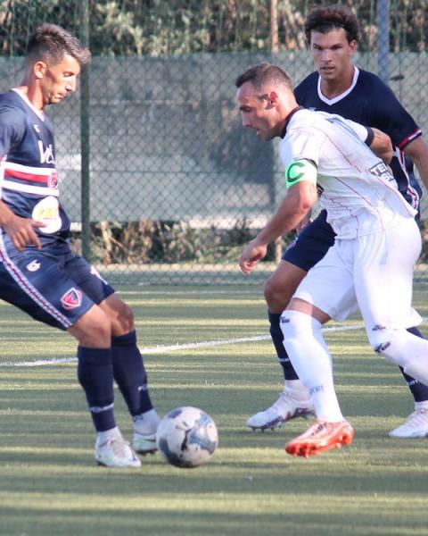 Sandro Scioni, centrocampista, Ferrini