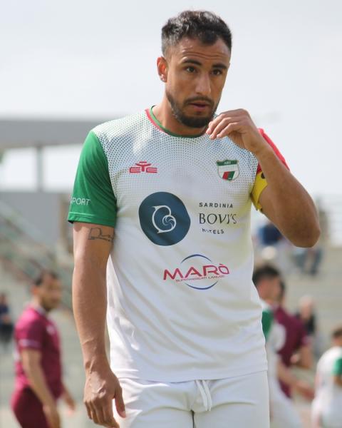 Enzo Caroccia, difensore, Lanusei