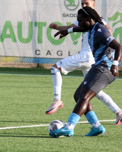 Edi Castro, attaccante, Latte Dolce