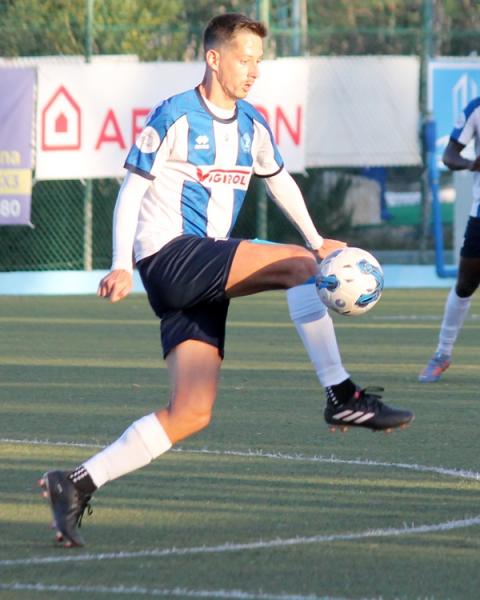 Victor Pucinelli, centrocampista, Li Punti