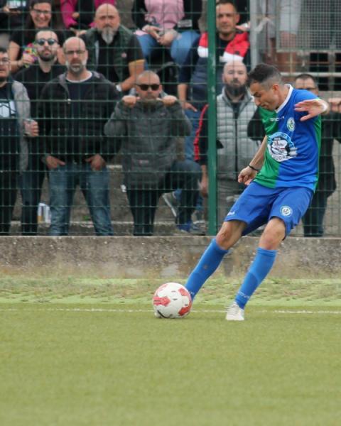 Fabio Cocco, centrocampista, Nuorese