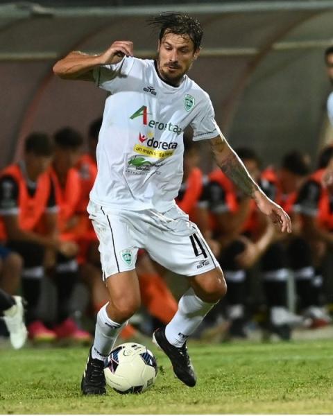 Daniele Dessena, centrocampista, Olbia