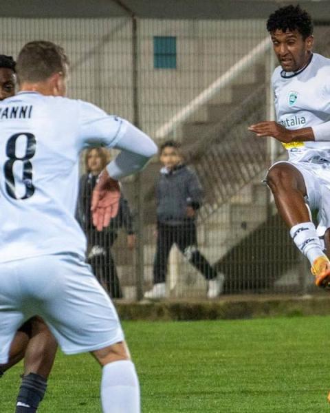 Davide Incerti, centrocampista, Olbia