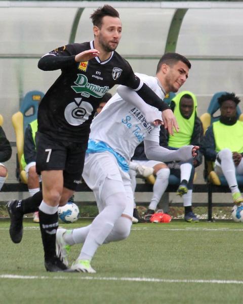 Marcos Mainardi, attaccante, Ossese