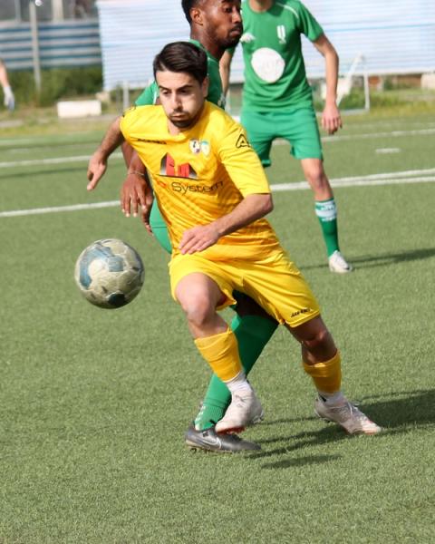Simone Saiu, centrocampista, San Teodoro