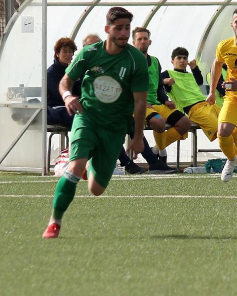 Luca Floris, attaccante, Sant'Elena
