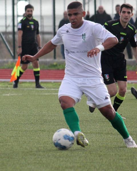 Felipe Silva, centrocampista, Sant'Elena