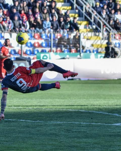 Luigi Scotto, attaccante, Torres