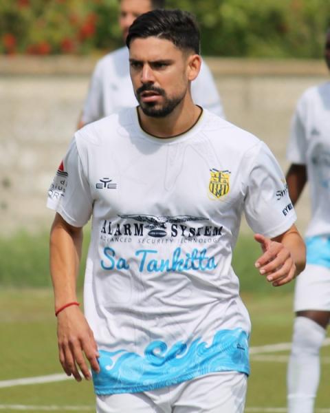 Ignacio Centeno, centrocampista, Villasimius