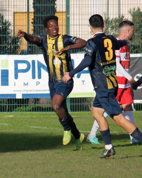 Herman Kouadio, centrocampista, Villasimius