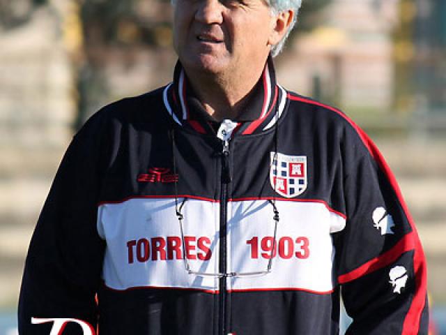 La Torres non conferma Marco Sanna e affida la panchina a Guglielmo Bacci: «Qui ho vinto e bisogna dare il massimo, non potevo dire di no, per me rappresenta un grande orgoglio»