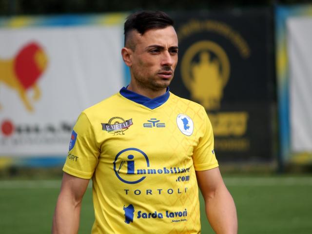 Alessandro Cadau, centrocampista, COS