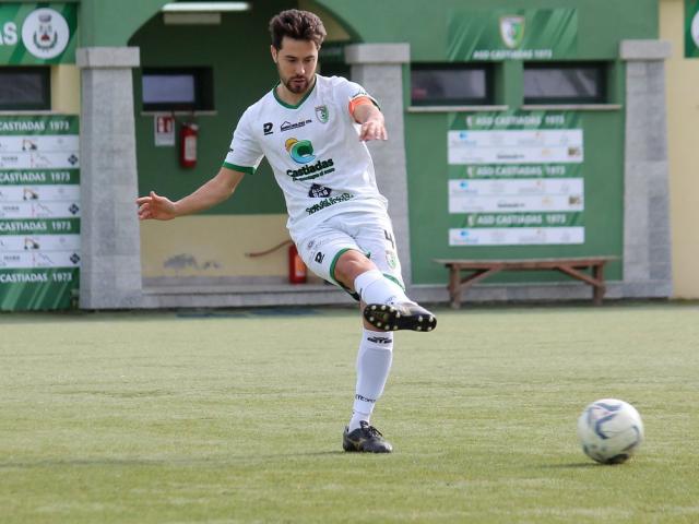 Lucas Szafran, centrocampista, Castiadas