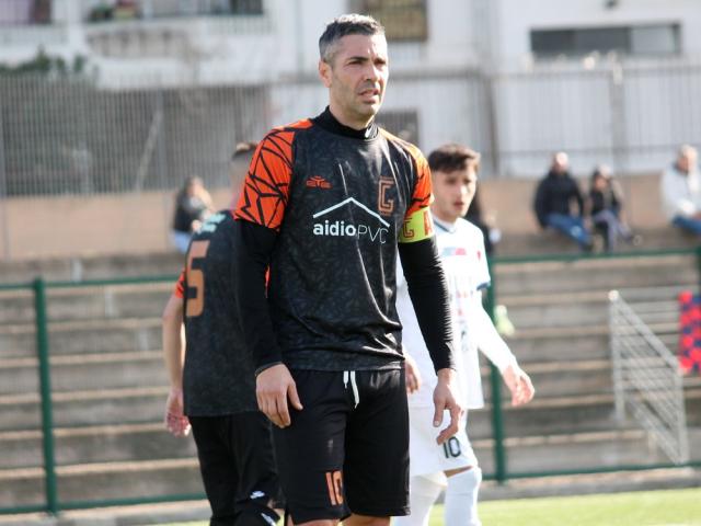 Angelo Marci, centrocampista, Guspini