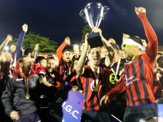 Edoardo Piras, centrocampista, Iglesias