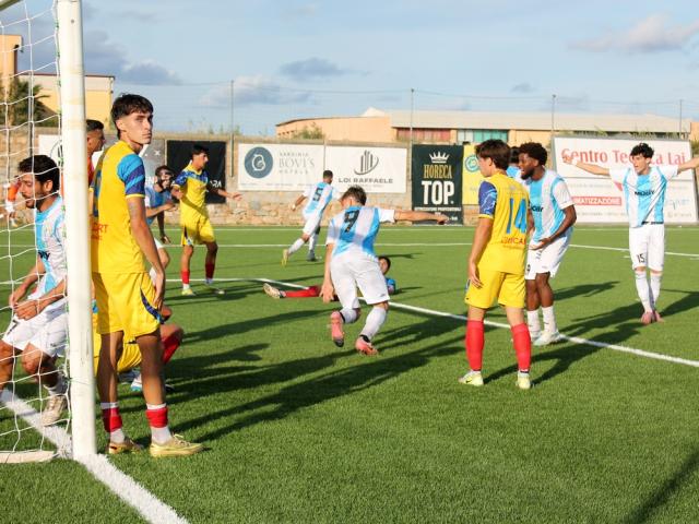 Lucas Siamparelli, attaccante, Santa Teresa
