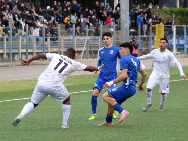 Mario Corcione, centrocampista, Monastir