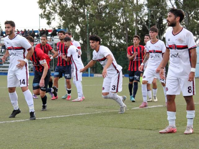 Luca Floris, attaccante, Ferrini