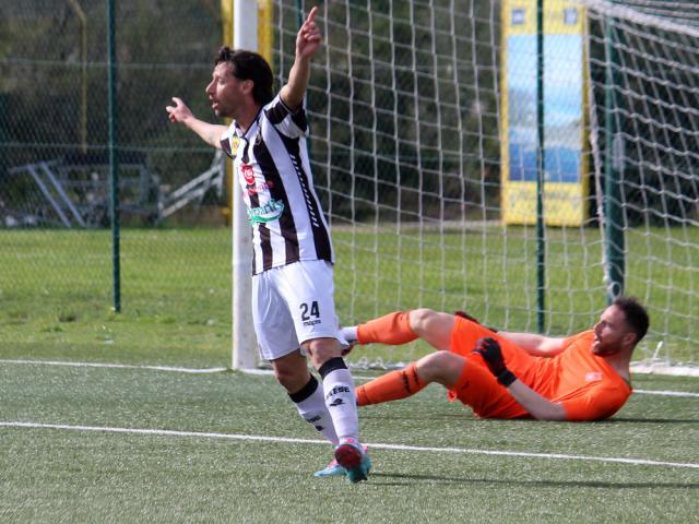 Marcos Mainardi, attaccante, Ossese