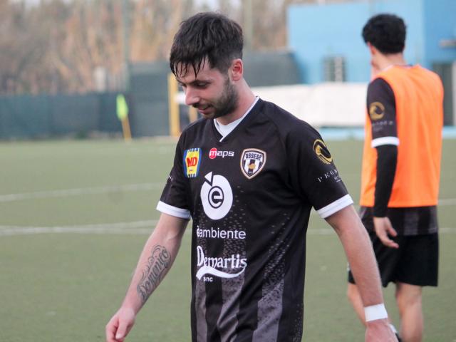 Samuele Pinna, centrocampista, Ossese
