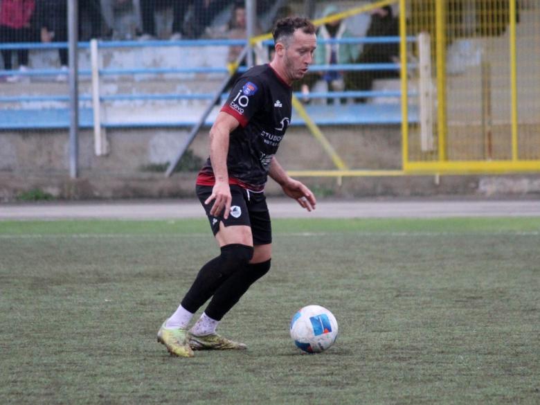 Pedro Ferrari, centrocampista, Budoni