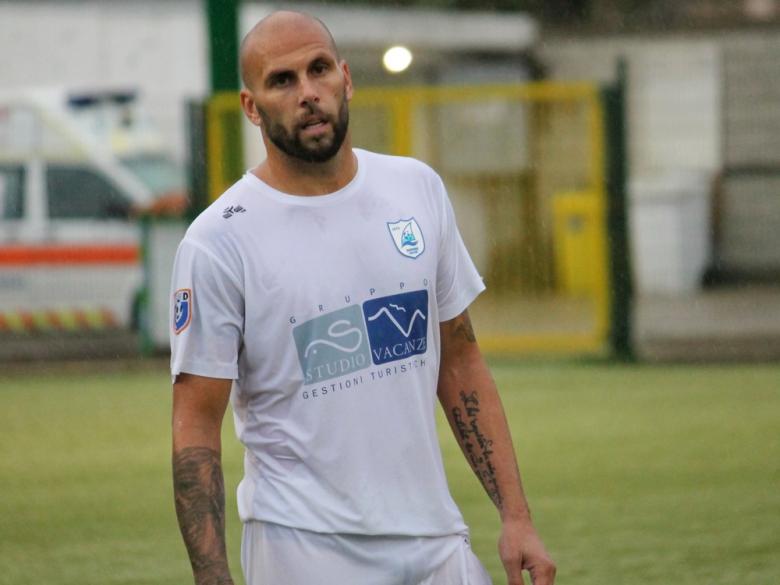 Mauricio Villa, attaccante, Budoni
