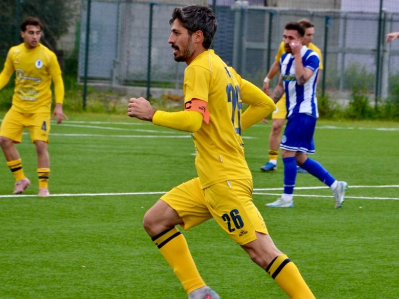 Andrea Feola, centrocampista, COS