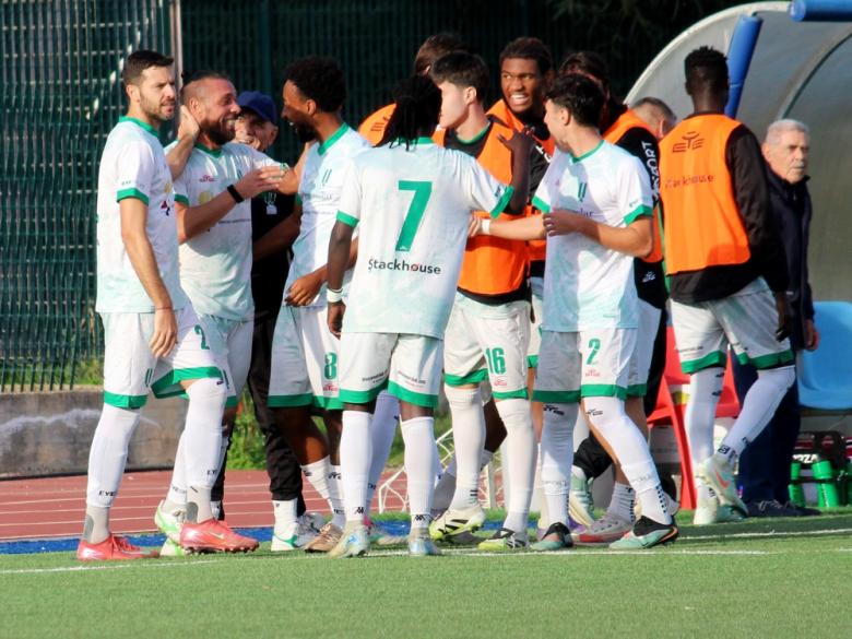 Mauro Ragatzu, attaccante, Sant'Elena