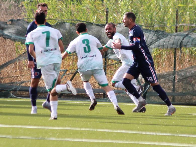 Mauro Ragatzu, attaccante, Sant'Elena