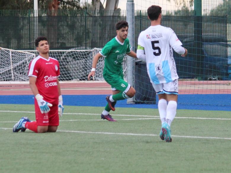 Andrea Iesu, attaccante, Sant'Elena