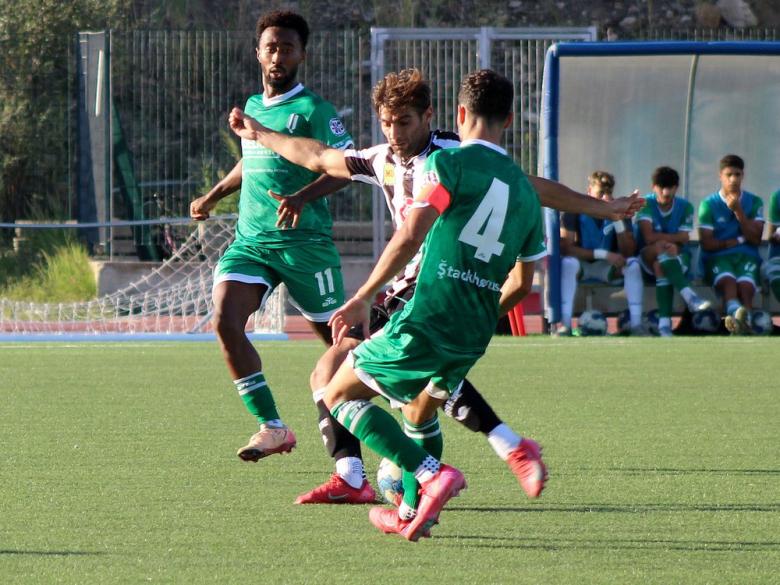 Mattia Gueli, centrocampista, Ossese