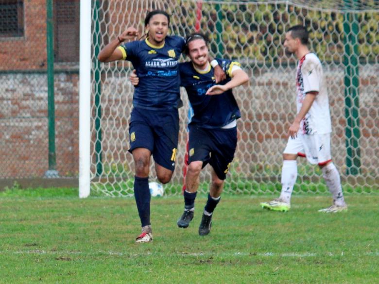 Yoann Cruz, attaccante, Villasimius