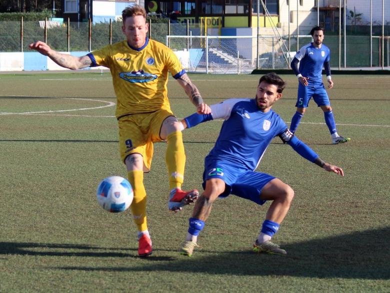 Simone Pinna, difensore, Monastir