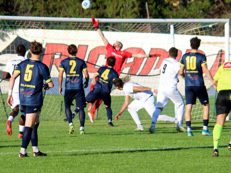 Hernan Zazas, difensore, Carbonia