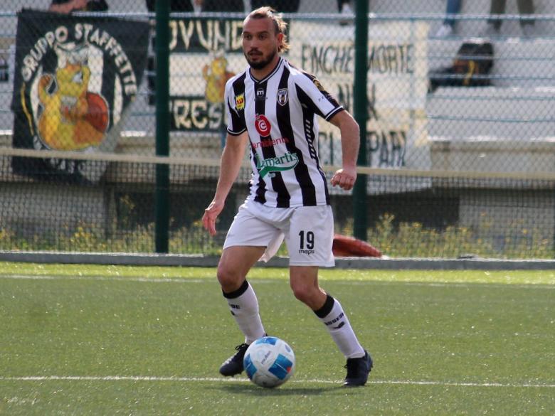 Bruno Teliz, centrocampista, Ossese