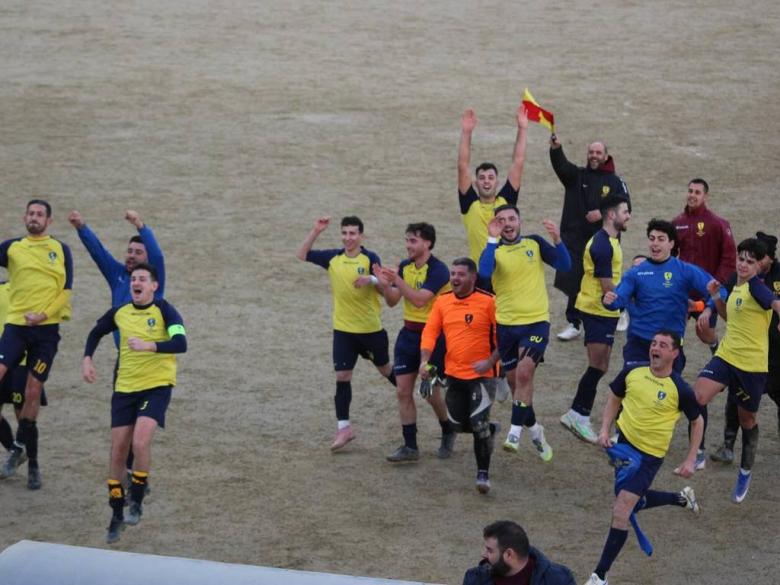 Sini Masullas esultanza gruppo