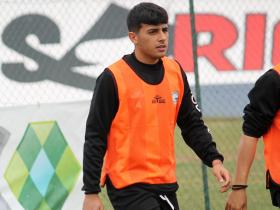Mattia Melis, centrocampista, Arzachena
