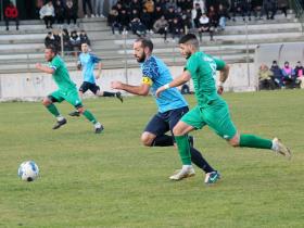 Bruno Floris, centrocampista, Sant'Elena