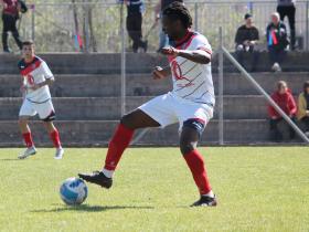 Simeon Ezeadi, centrocampista, Monteponi